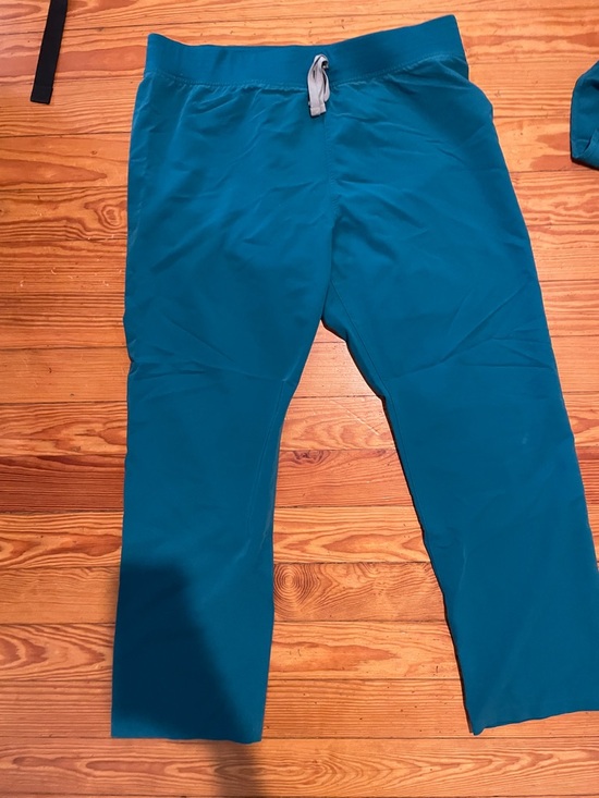 Figs Pants - Figs Straight Leg Scrub Pants in Teal Blue